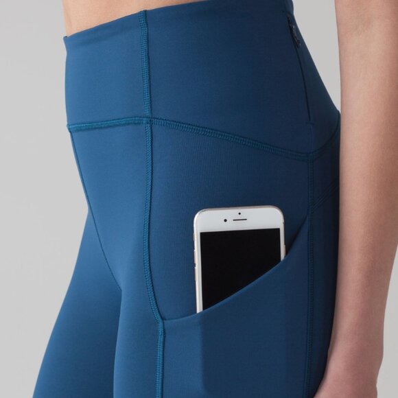 Lululemon Sole Training Short with pockets - Picture 5 of 10